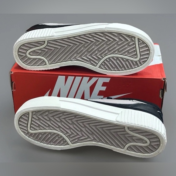 Nike Court Legacy Lift Sneakers - Picture 5 of 9